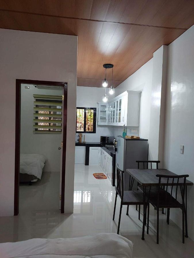 Flb Apartelle Los Banos Los Banos  Buitenkant foto