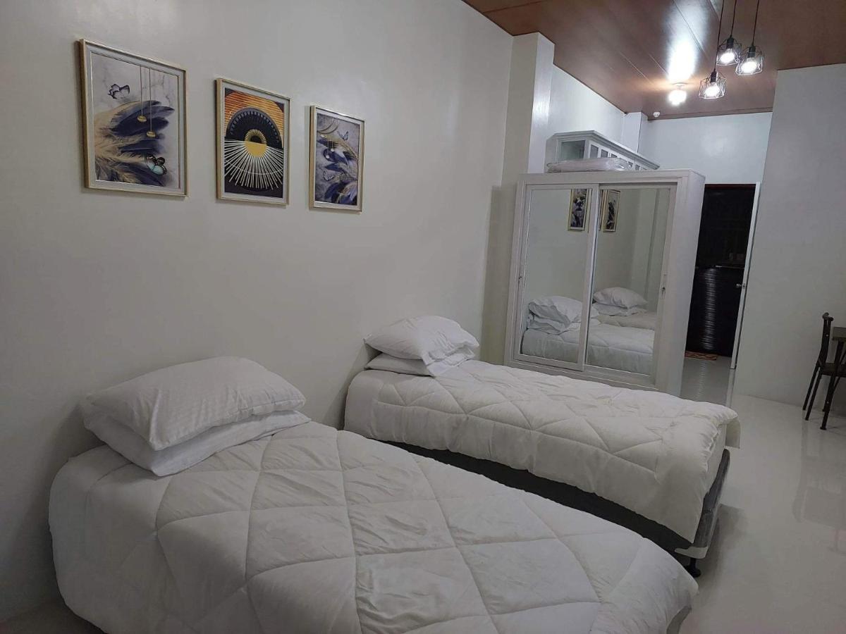 Flb Apartelle Los Banos Los Banos  Buitenkant foto